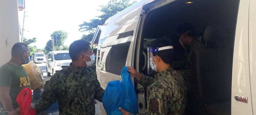 Las Piñas City Police Station’s team helps Typhoon Ulysses victims in Isabela&nbsp;Province