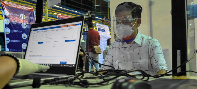 Hundreds of Muntinlupa City Government employees to be registered in pilot rollout of national ID&nbsp;registration